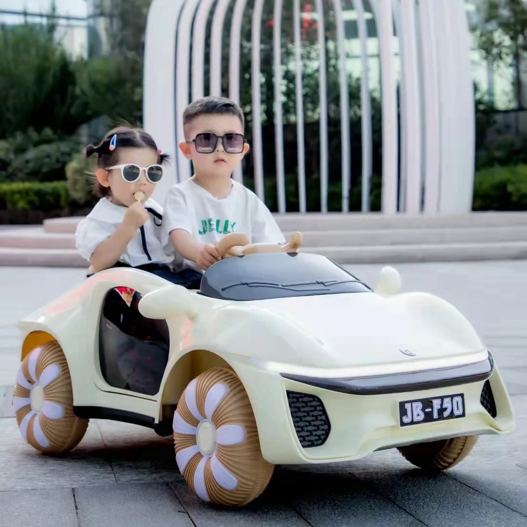 MERCEDES-BENZ SPACE RIDE ON CAR FOR KIDS. R/C AND MANUAL DRIVE. 12V BATTERY