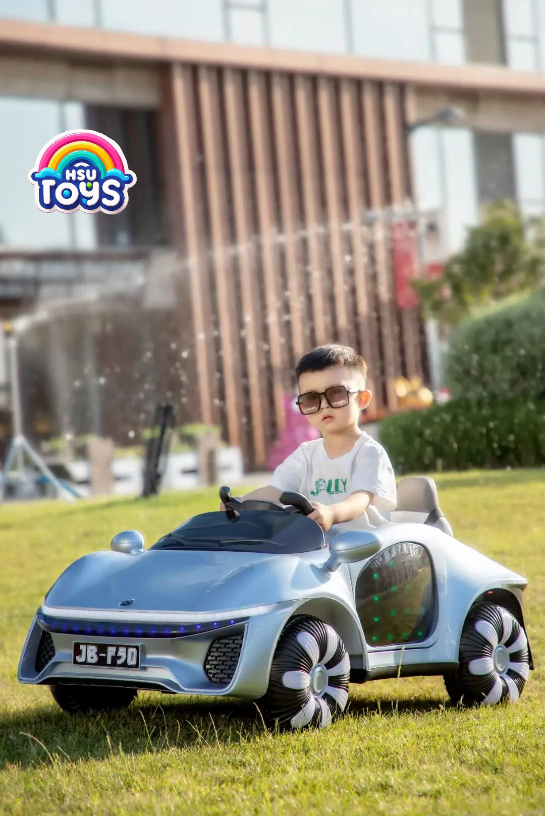 MERCEDES-BENZ SPACE RIDE ON CAR FOR KIDS. R/C AND MANUAL DRIVE. 12V BATTERY